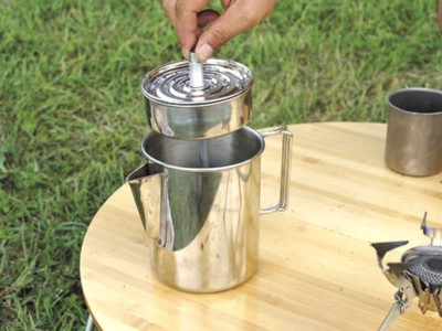 キャンプで本格的なコーヒーを楽しむ方法とおすすめ道具17選 - Campify 