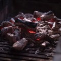 キャンプ料理の基本「熾火(おきび)」にするべき3つの理由