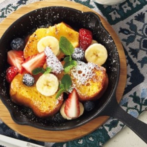 キャンプで食べたい】スキレットを使ったおすすめレシピ19選