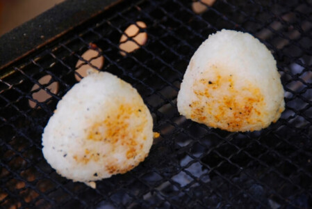 焼きおにぎり の作り方のキホン アレンジレシピ12選 qや自宅でも美味 Campifyマガジン