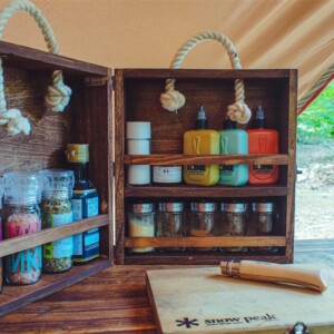 キャンプに持っていきたい！おすすめのスパイスラック15選 - Campify