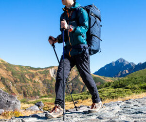 登山に最適！モンベルのパンツ人気おすすめ10選【季節別】 - Campify