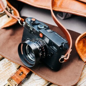 2024年】カメラポーチおすすめ20選！無印製品、ミラーレス用の商品もご