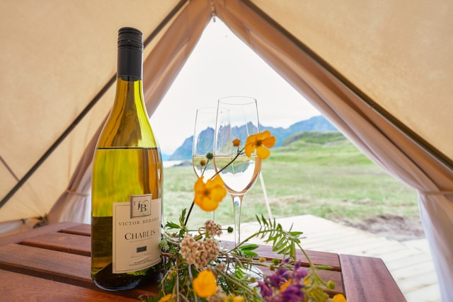 キャンプ　ワイン　ワイングラス